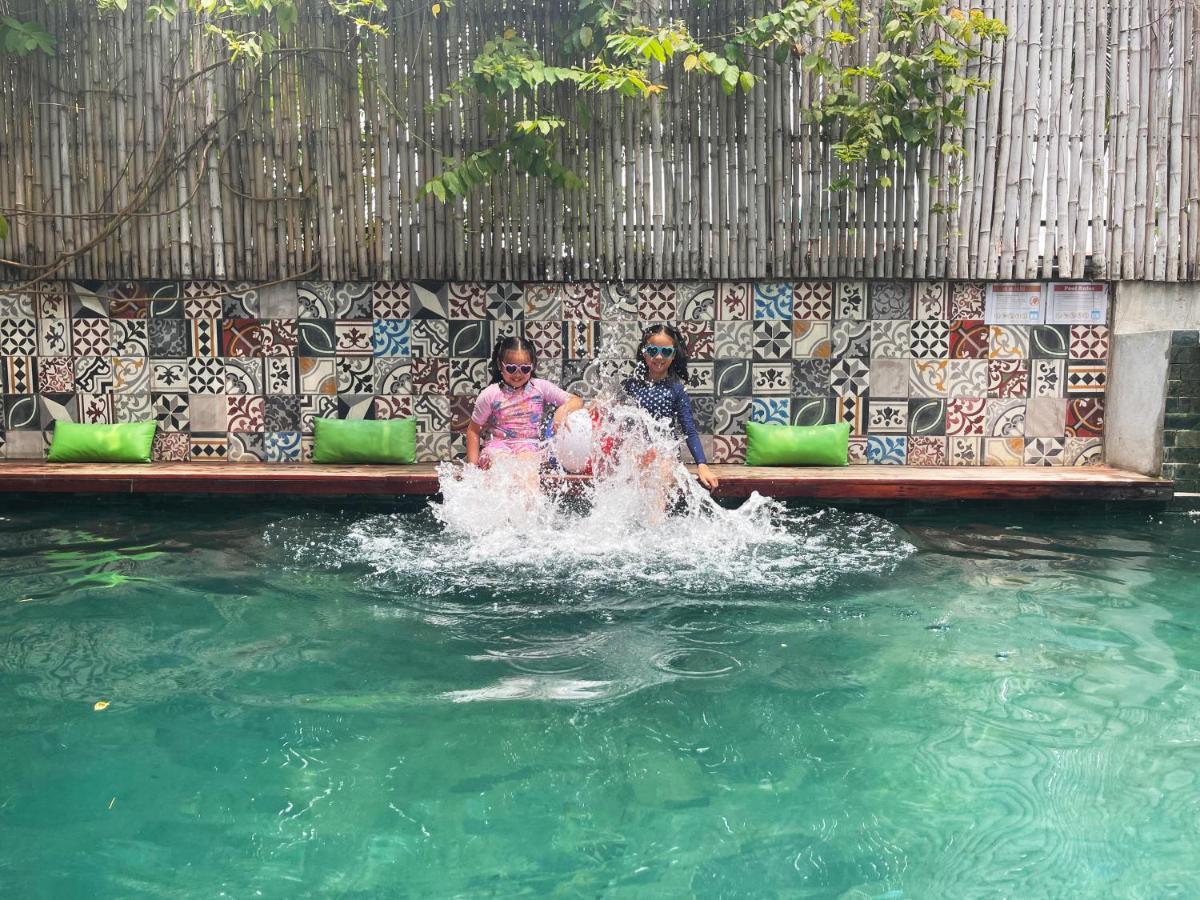 Sarina Hotel & Villa Phnom Penh Bagian luar foto