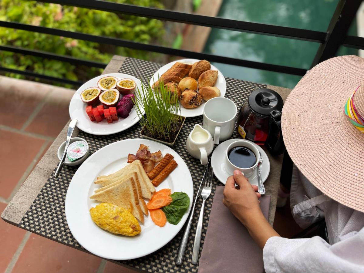 Sarina Hotel & Villa Phnom Penh Bagian luar foto